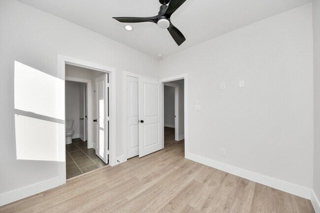 Building Photo - 8306 Comal St