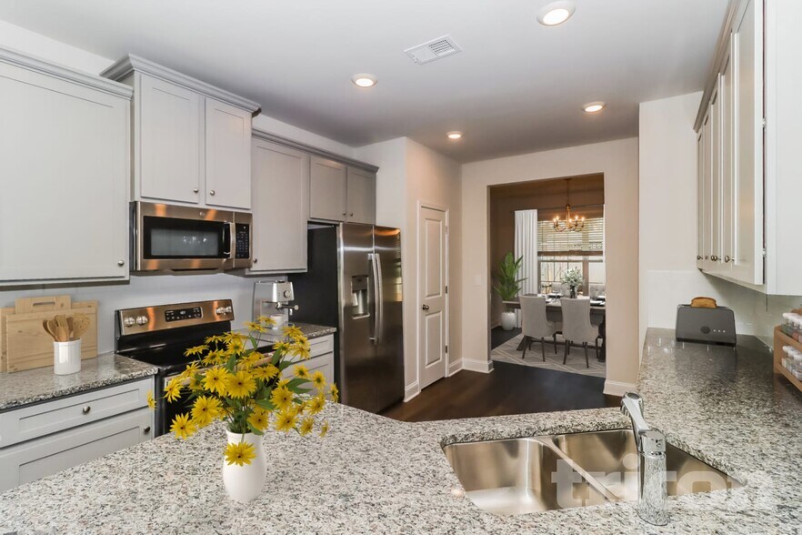 Building Photo - 130 Halesworth Rd