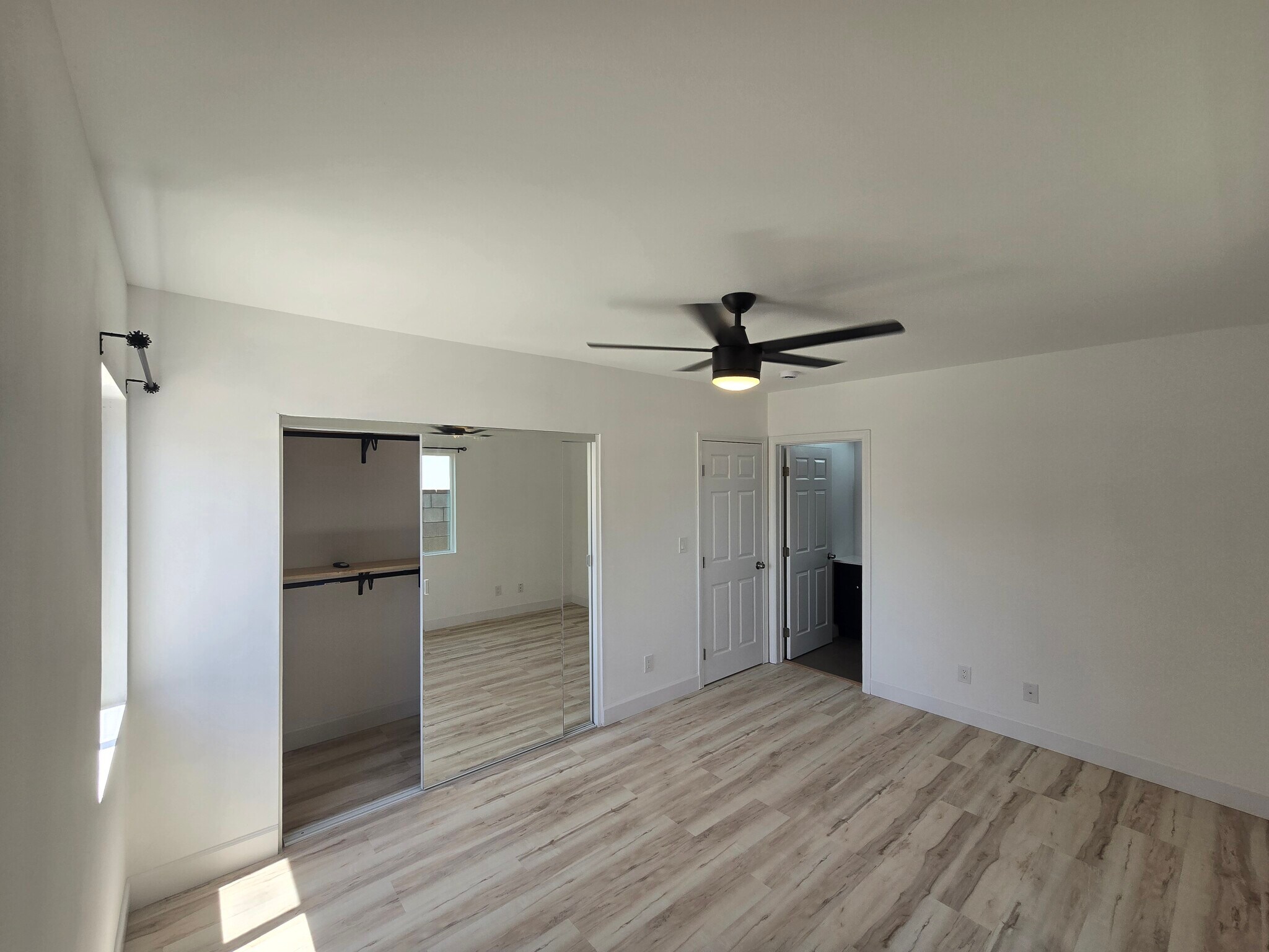 Building Photo - 1658 W 220th St