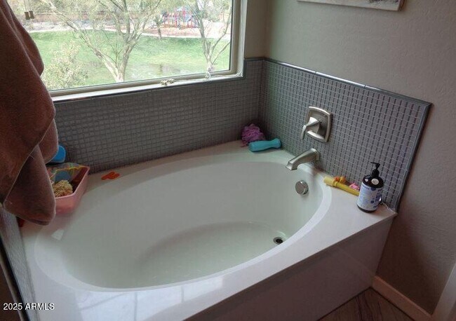 Building Photo - 240 N Senate St