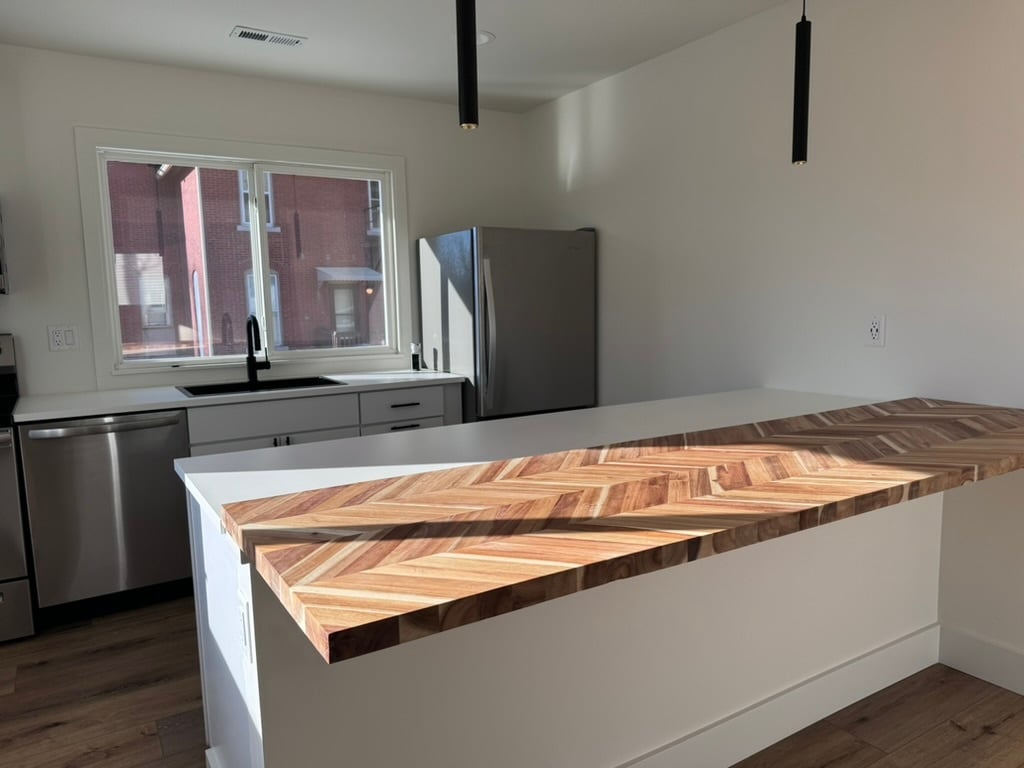 Building Photo - 114 E Prentiss St