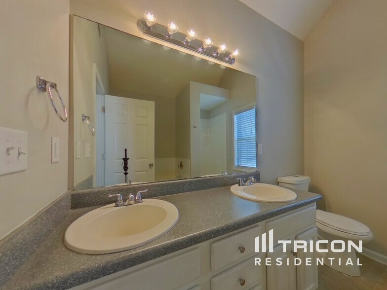 Building Photo - 207 Turtle Cv