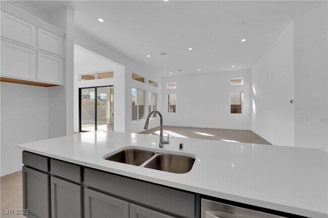 Building Photo - 11049 Concord Vly Dr