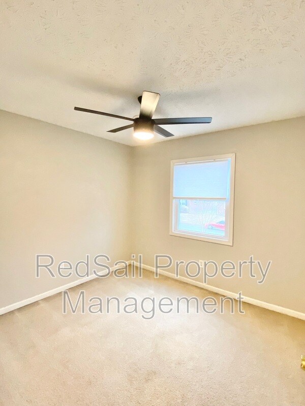 Building Photo - 107 Opal Dr