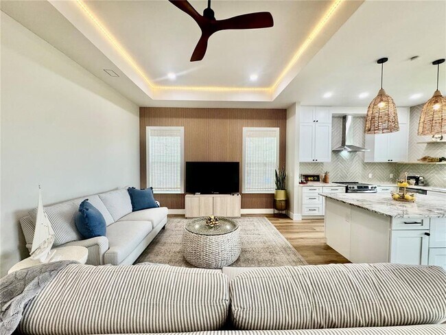 Building Photo - 56 Columbia Ln