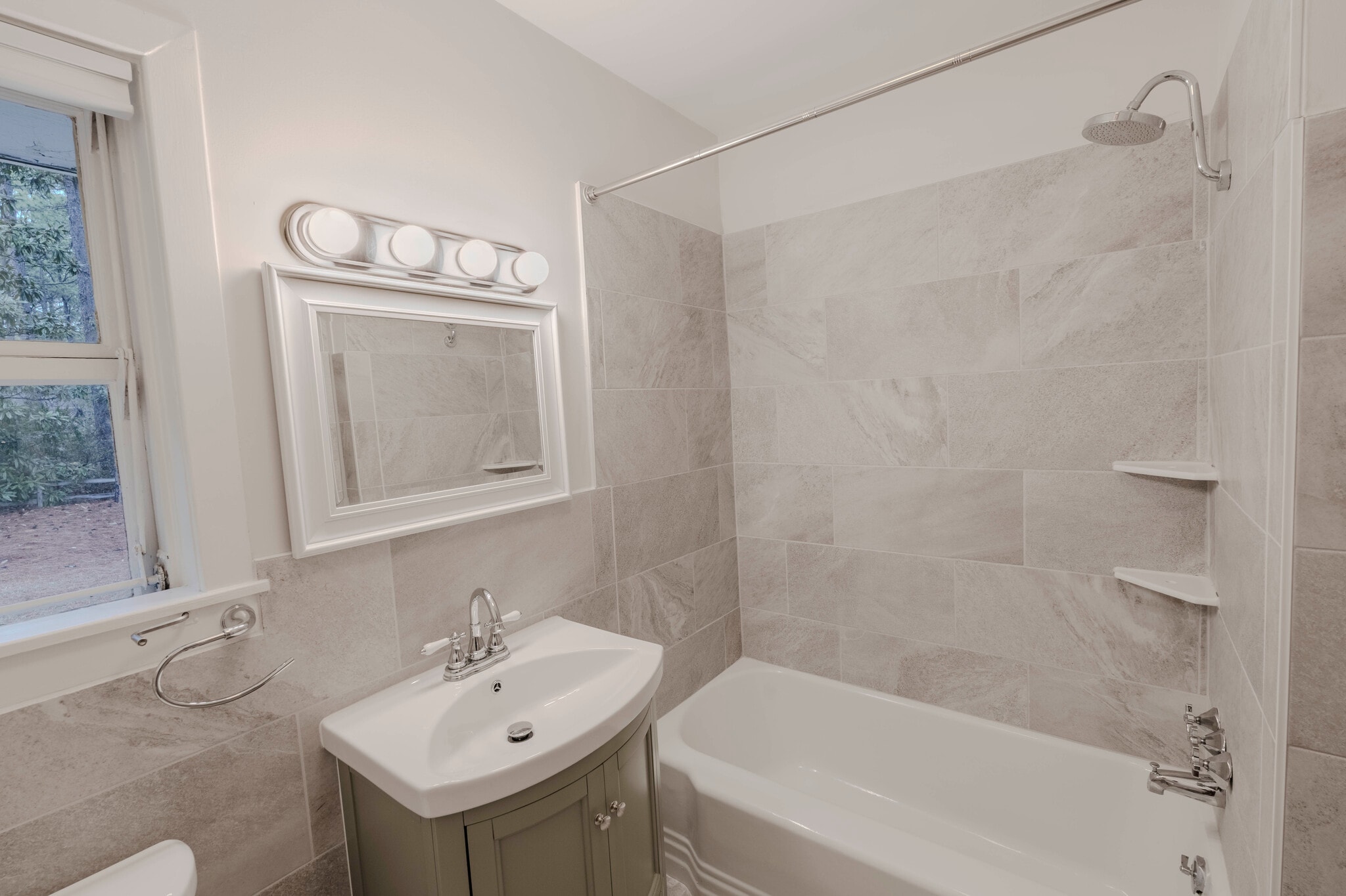 Building Photo - 1010 Bion Butler Rd