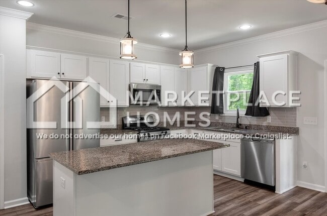 Building Photo - 296 Torslanda Ln