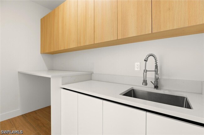 Building Photo - 1514 47th Ave NE