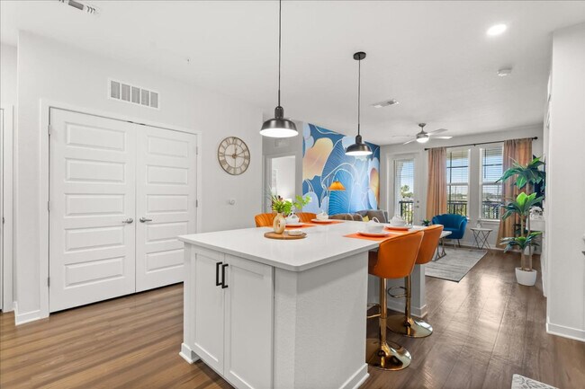 Building Photo - 1223 E Plant St