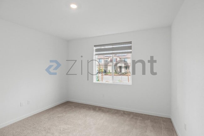 Building Photo - 3284 Oak Trl Dr