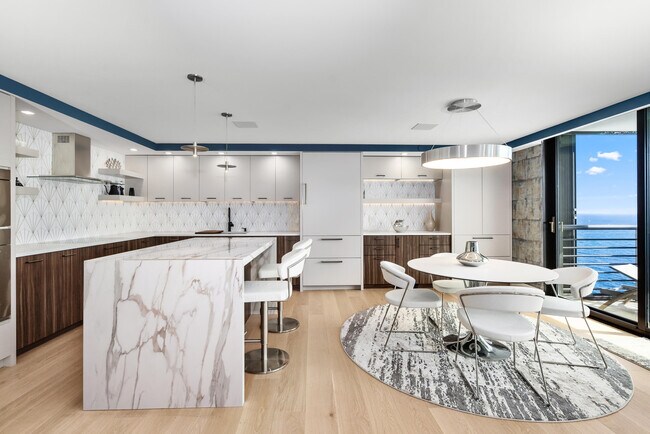 Building Photo - 250 S Ocean Blvd