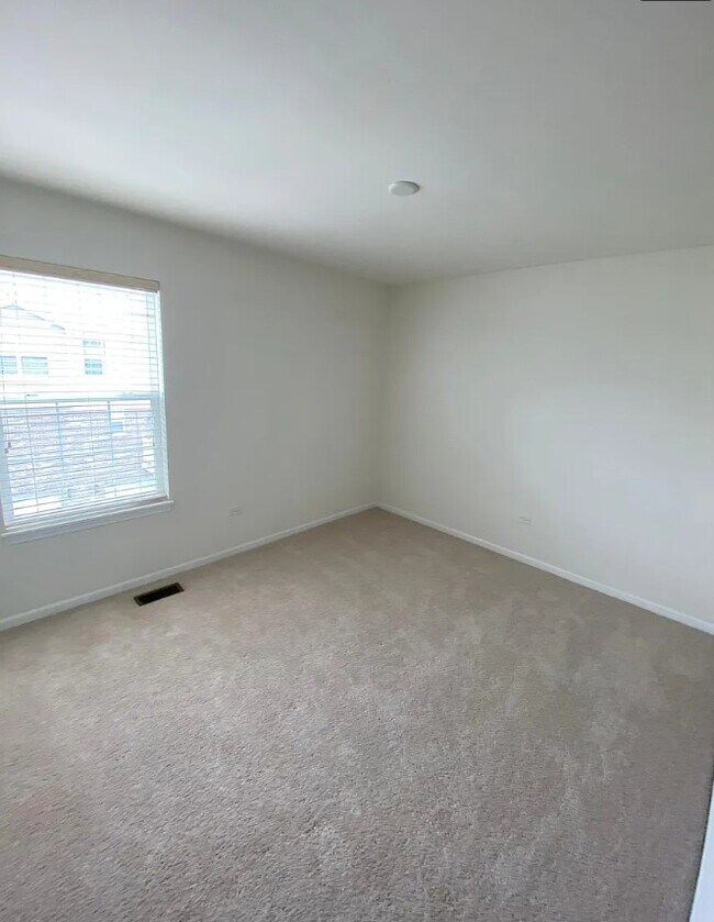Building Photo - 2873 Henley Ln