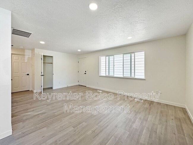 Building Photo - 1243 S Security Ln