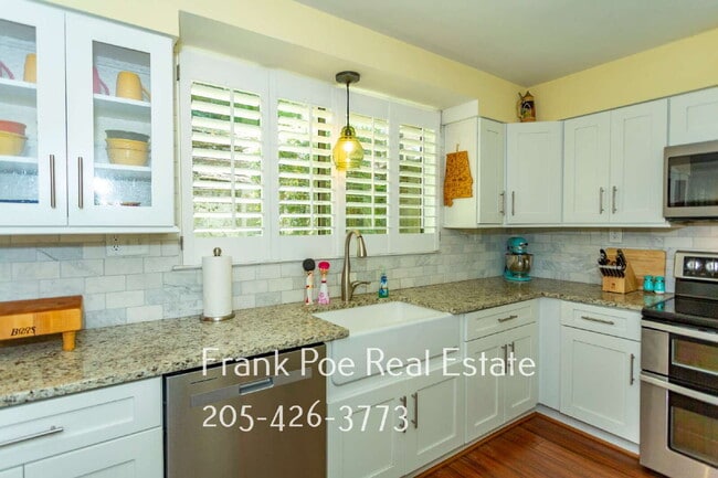 Building Photo - Charming 3-Bedroom Condominium in Birmingham!