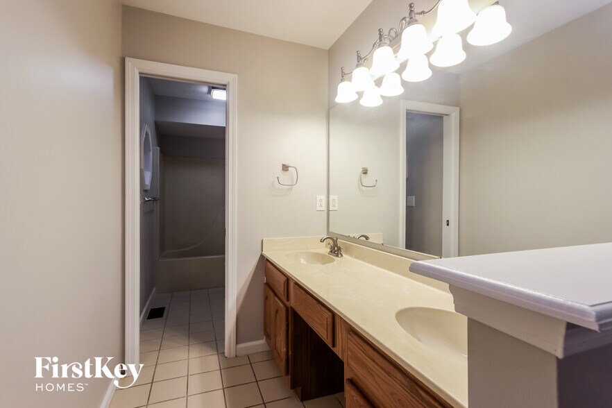 Building Photo - 6116 Buck Blvd