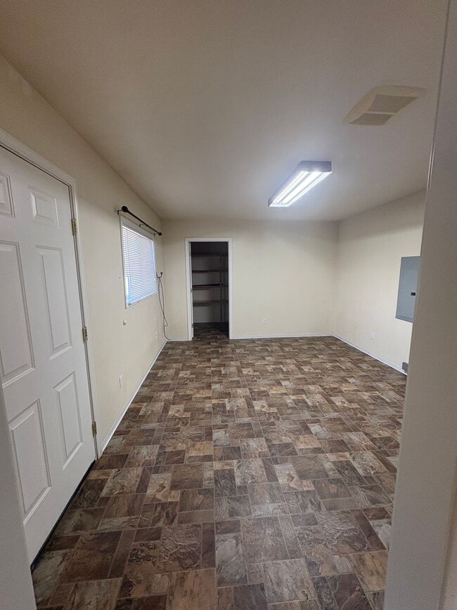 Building Photo - Reduced Rent-Ephrata