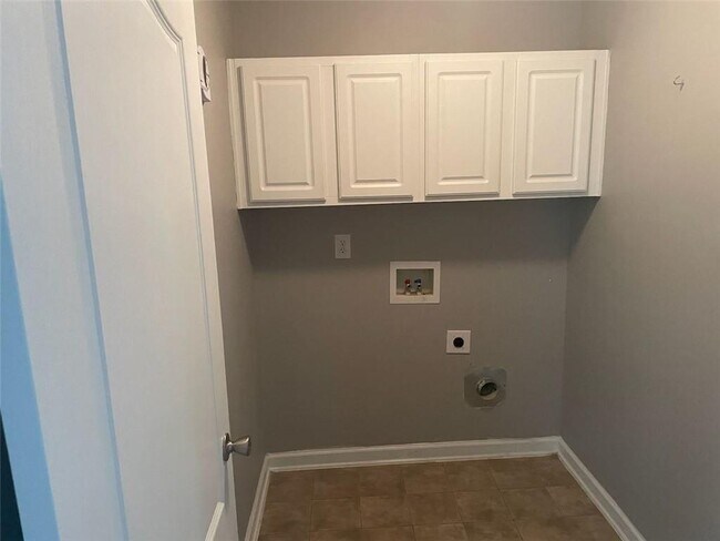 Building Photo - 2432 Temple View Dr