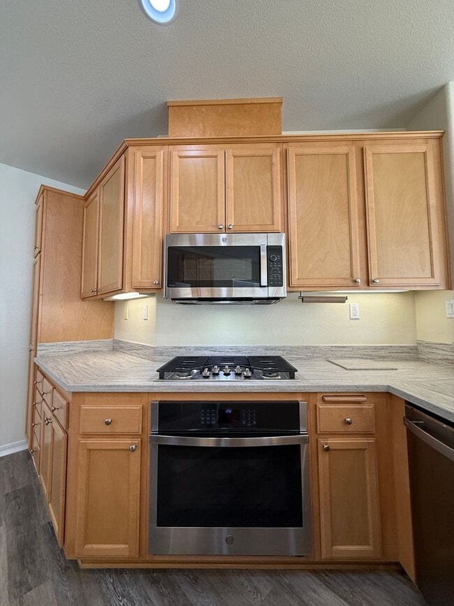 Building Photo - Beautiful Bradley Square Single Story Home With Easy Access to Shopping/101 Frwy