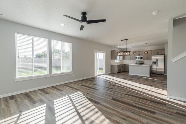 Building Photo - New 4 Bed 2.5 Bath House in Star