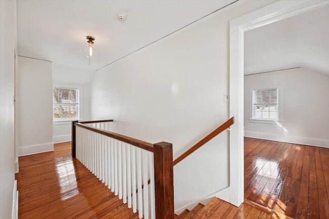 Building Photo - 247 Liberty Corner Rd