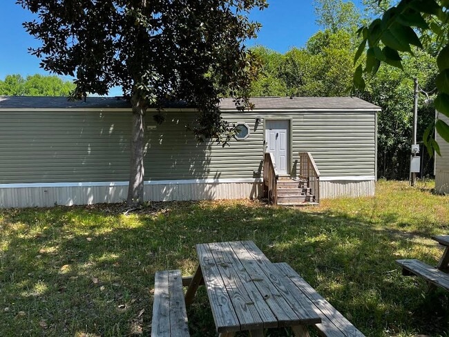 Building Photo - 520 State Rd S-38-801