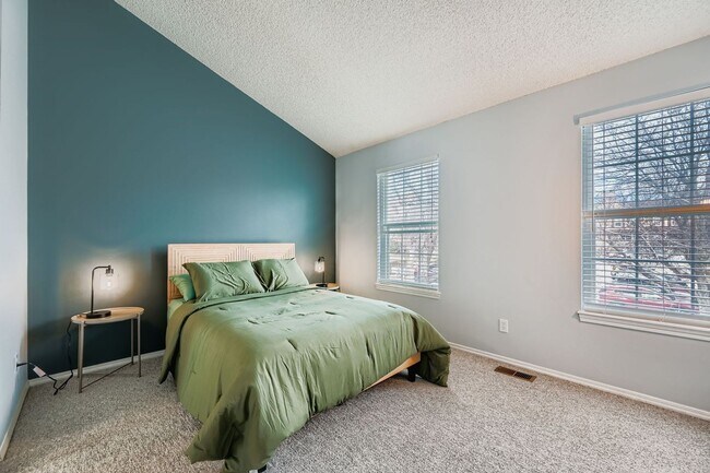 Building Photo - Cozy Furnished Home in Quiet Louisville Neighborhood