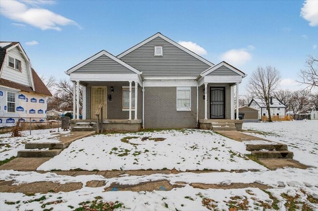 Primary Photo - 2351-2351 Lasalle St