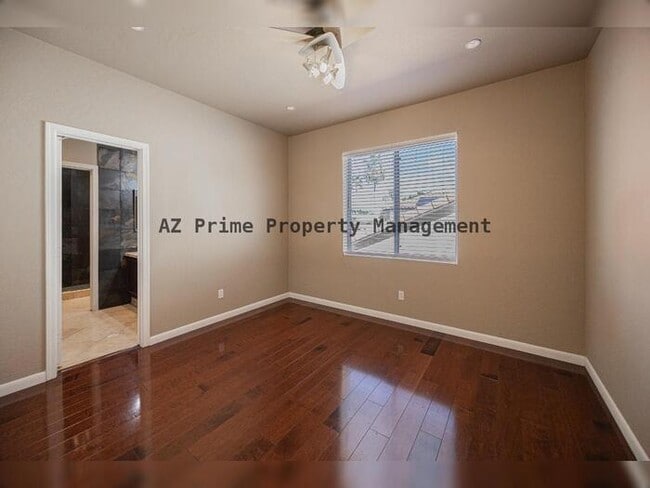 Building Photo - 9603 S 51st St