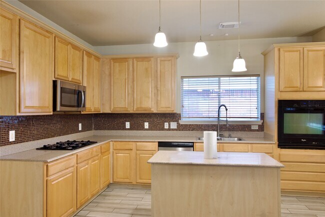 Building Photo - 3215 Cumberland Ct