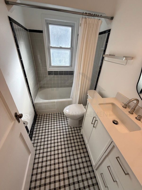 Building Photo - 774 Gardendale St