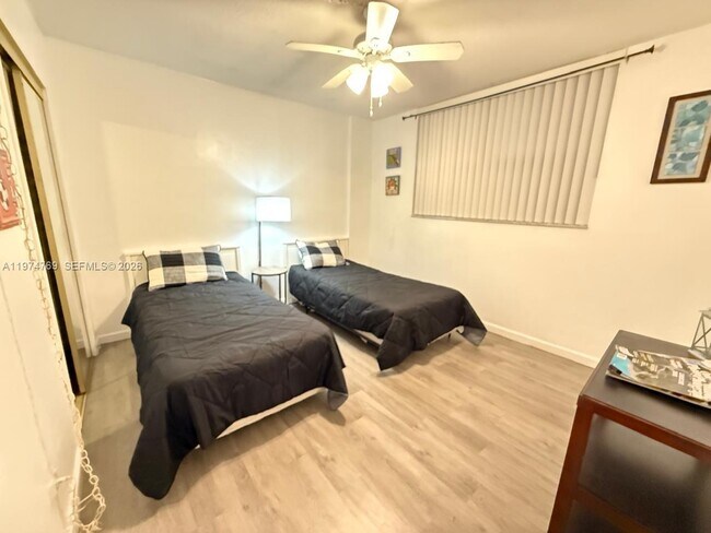 Building Photo - 3660 NE 166th St