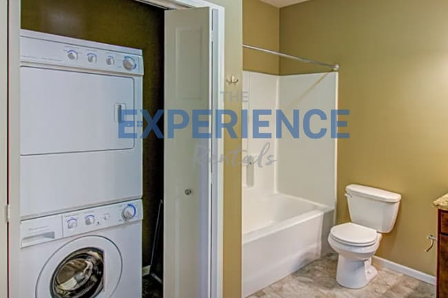 Building Photo - 7438 S Louise Ave