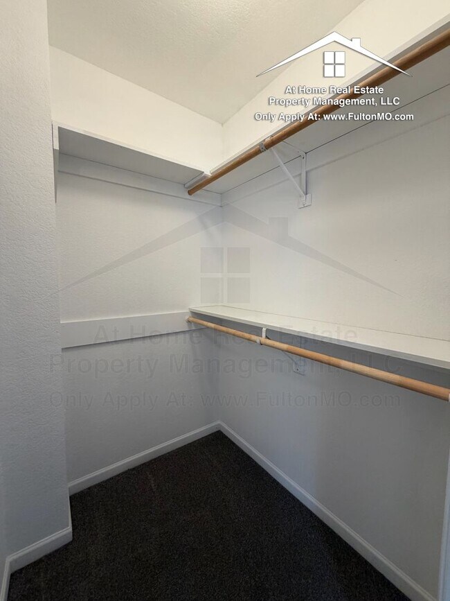 Building Photo - 1011 Greystone Ct