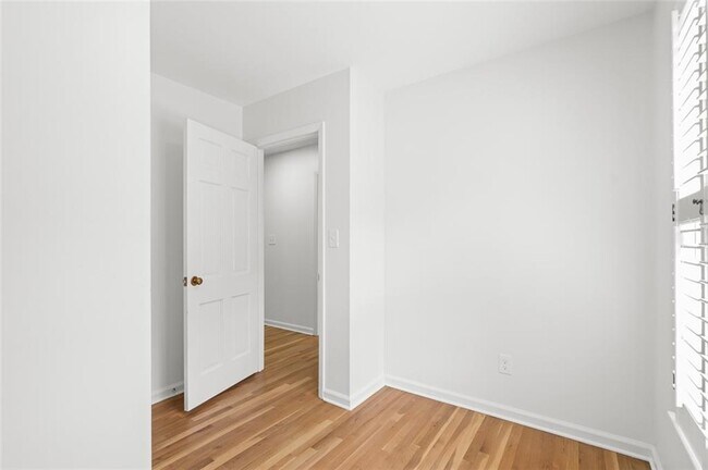 Building Photo - 2340 Castleridge Ct