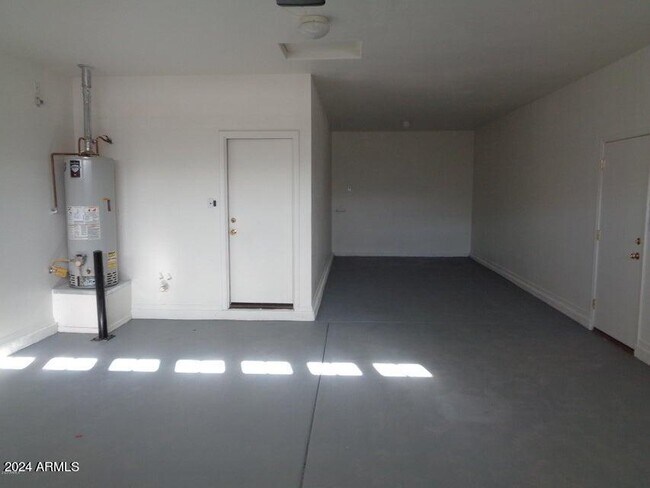 Building Photo - 22641 N Gibson Dr