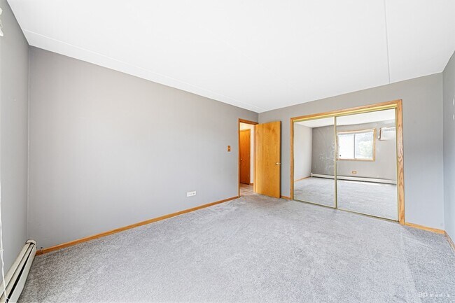 Building Photo - 5324 Waterbury Dr