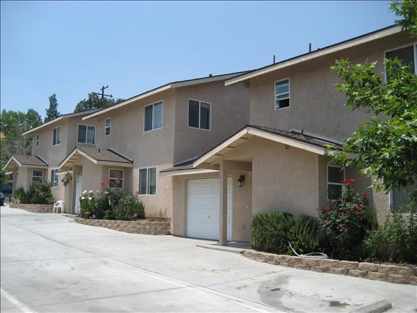 Primary Photo - 3504 Oak St