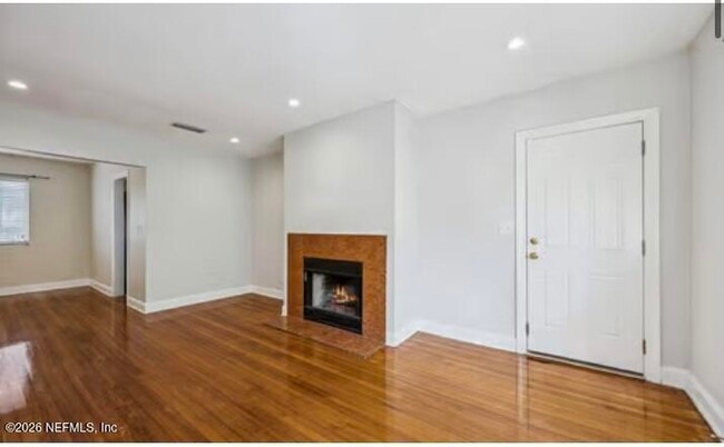 Building Photo - 2159 Riverside Ave