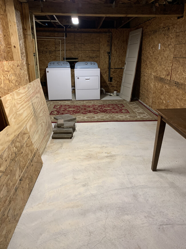 downstairs extra storage space - 6308 Greenbriar Dr