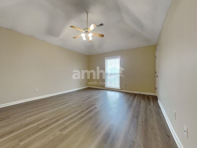 Building Photo - 7562 Sandy Brook Cv