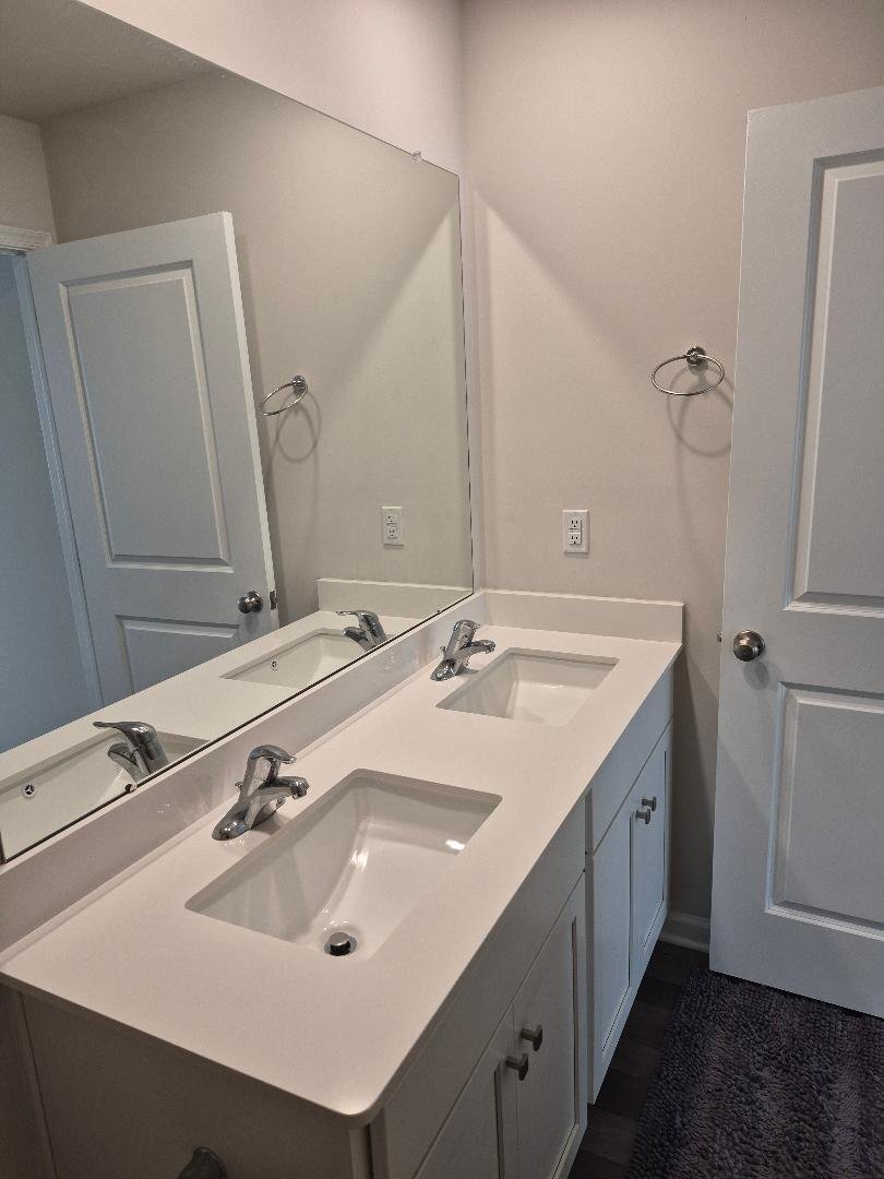 Building Photo - 325 Mazzeo Dr