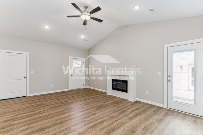 Building Photo - 622 Briarbrook
