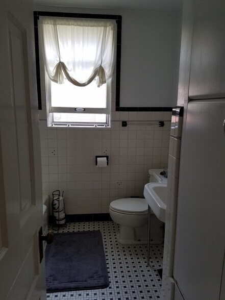 Bathroom - View 2 - 320 Home Ave