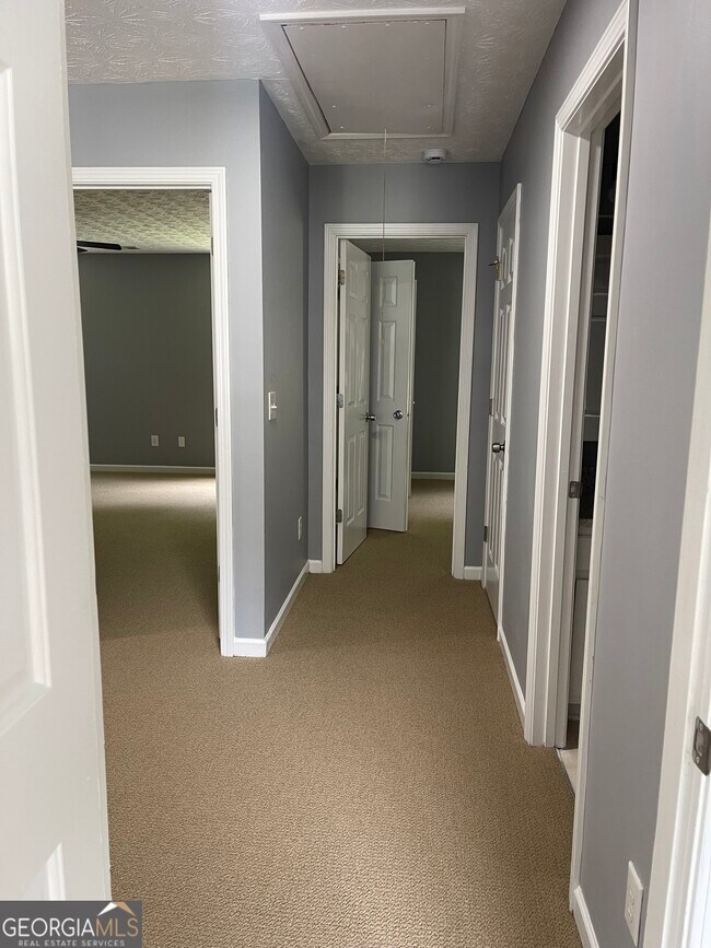 Building Photo - 116 Village Trce