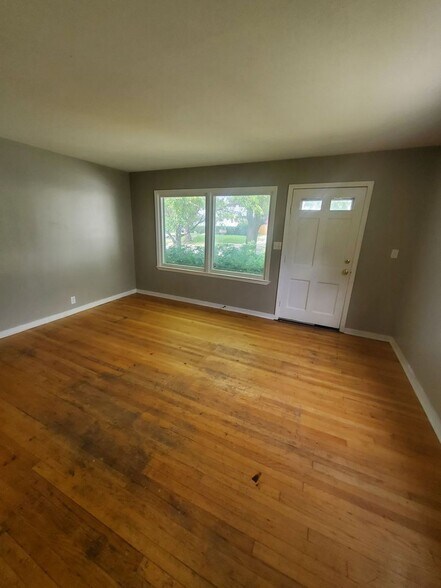 Building Photo - 5688 N 56th St