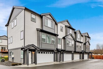 Building Photo - 1836 Eastgate Loop
