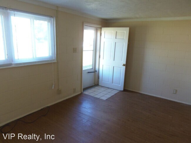 Building Photo - 283-289 Clarendon Ave