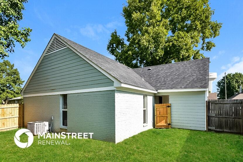 Building Photo - 3437 Laurelwood Dr