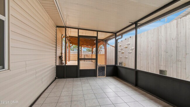 Building Photo - 7708 Shadow Bay Dr