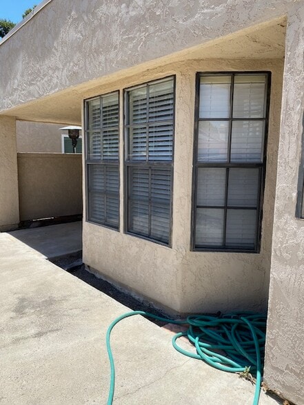 window outside dining room - 12582 Calle Tamega